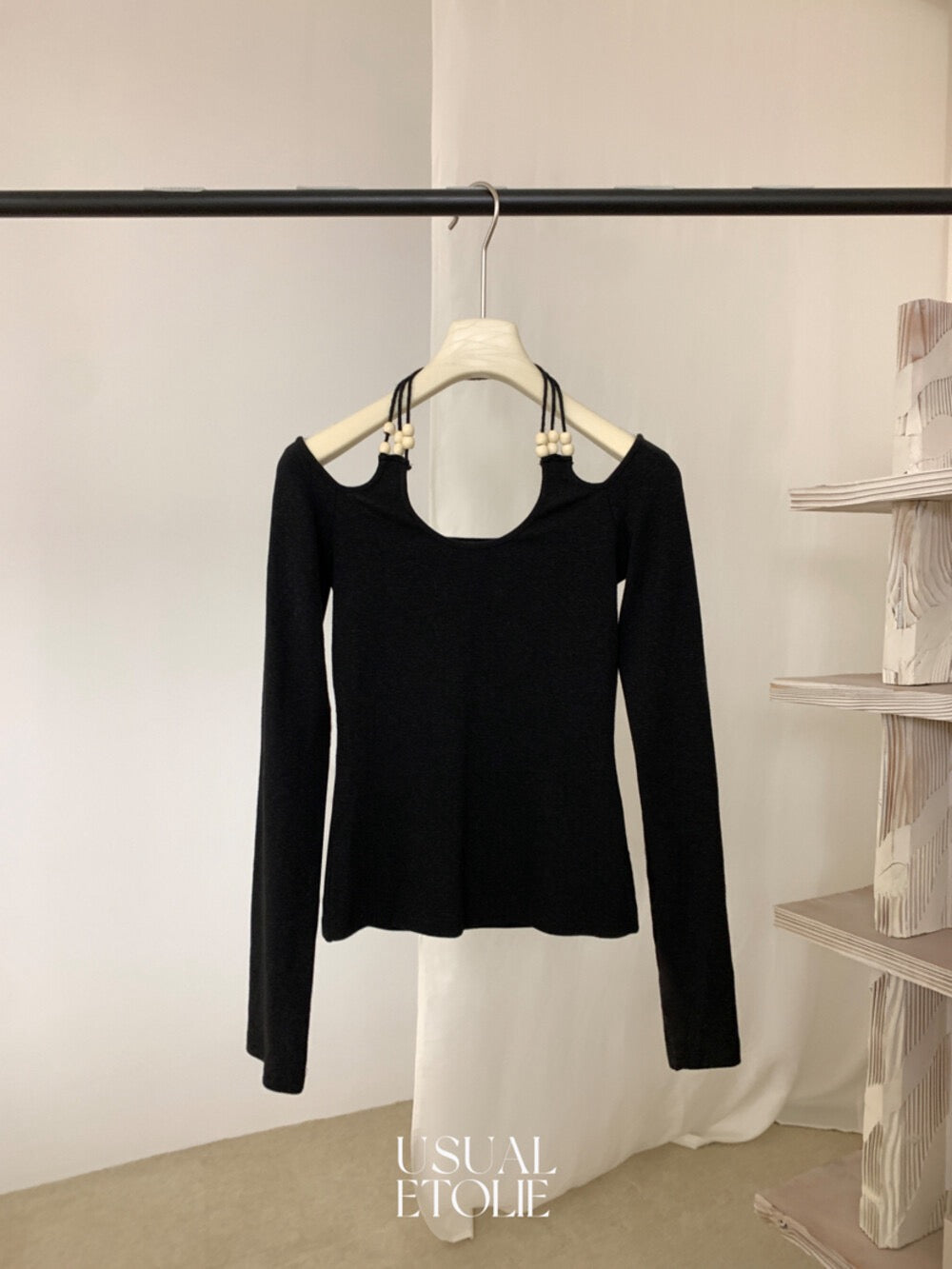 Élodie Off-Shoulder Long Sleeve Top