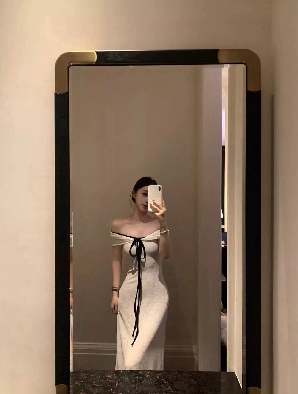 温莎之恋/Off-Shoulder Ribbon Maxi Dress
