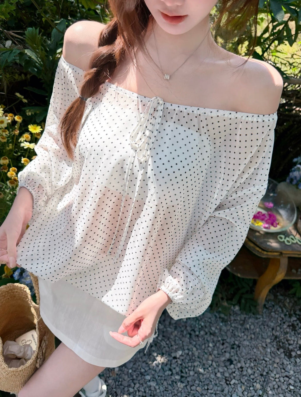 奥汀假日/French Polka Off-Shoulder Blouse