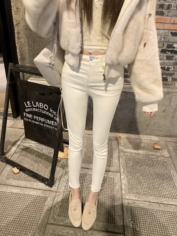 Chloe Slim Straight Jeans – Cream