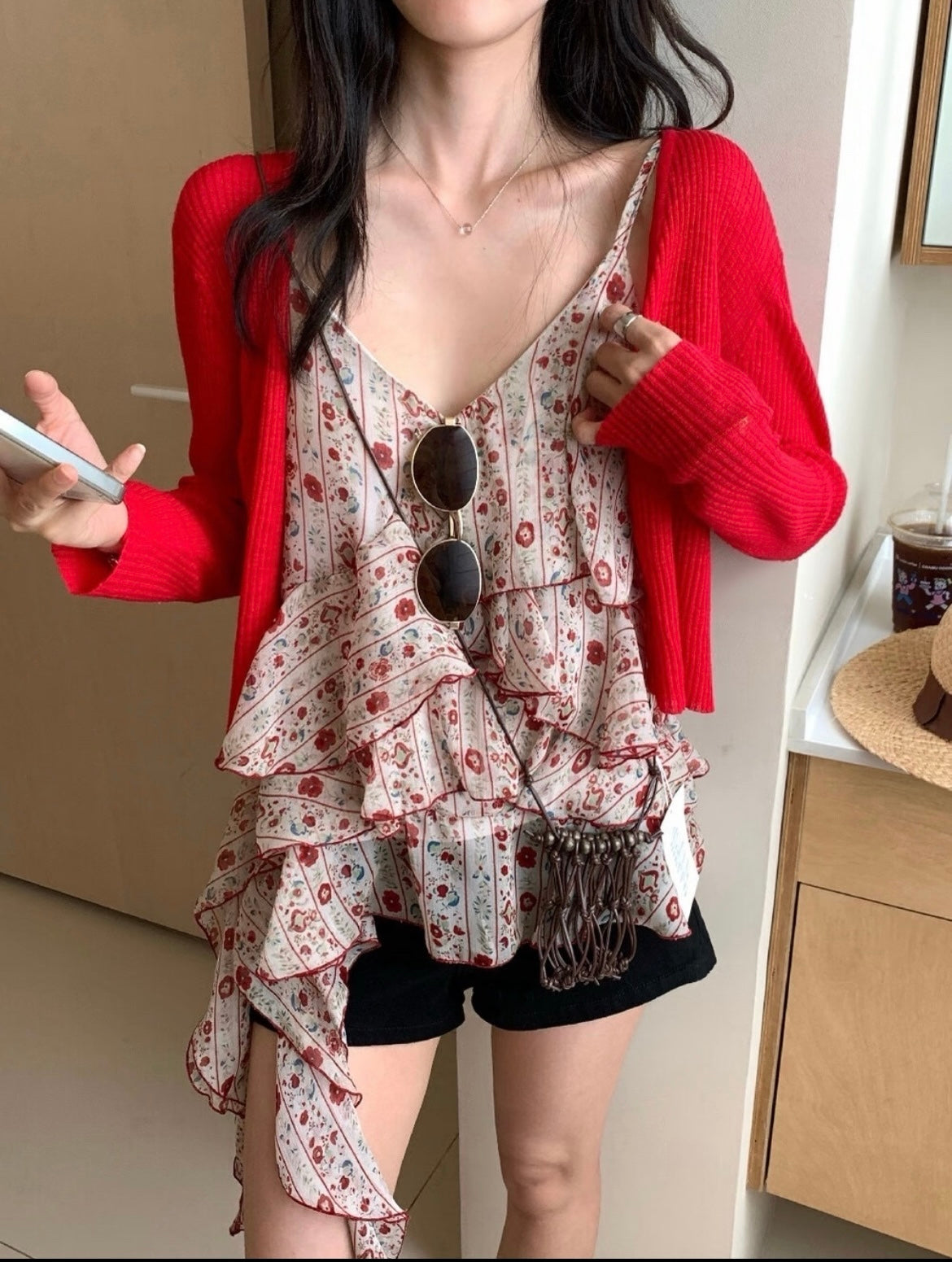 莓果奶冻/Floral Ruffle Cami & Knit Cardigan Set
