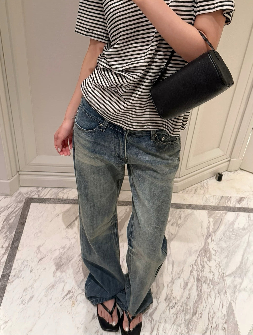 建模级/Low-rise Washed Straight Jeans