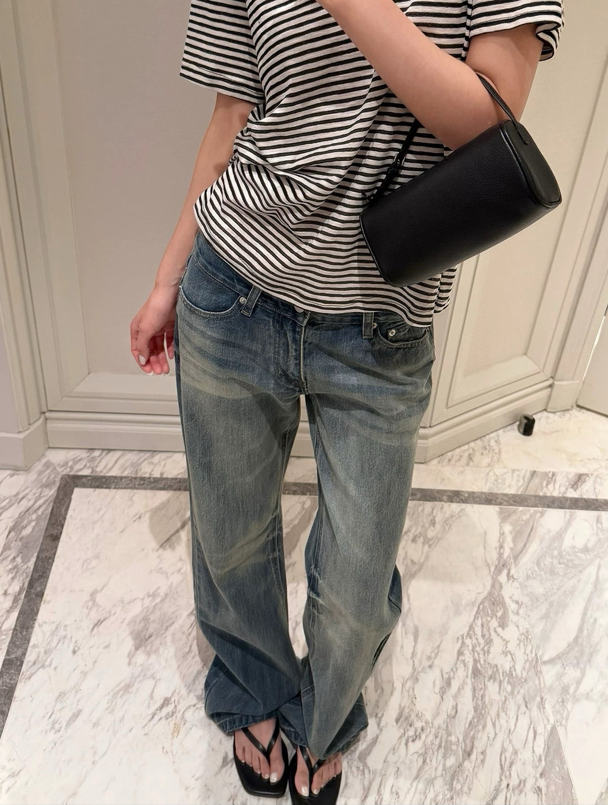 建模级/Low-rise Washed Straight Jeans