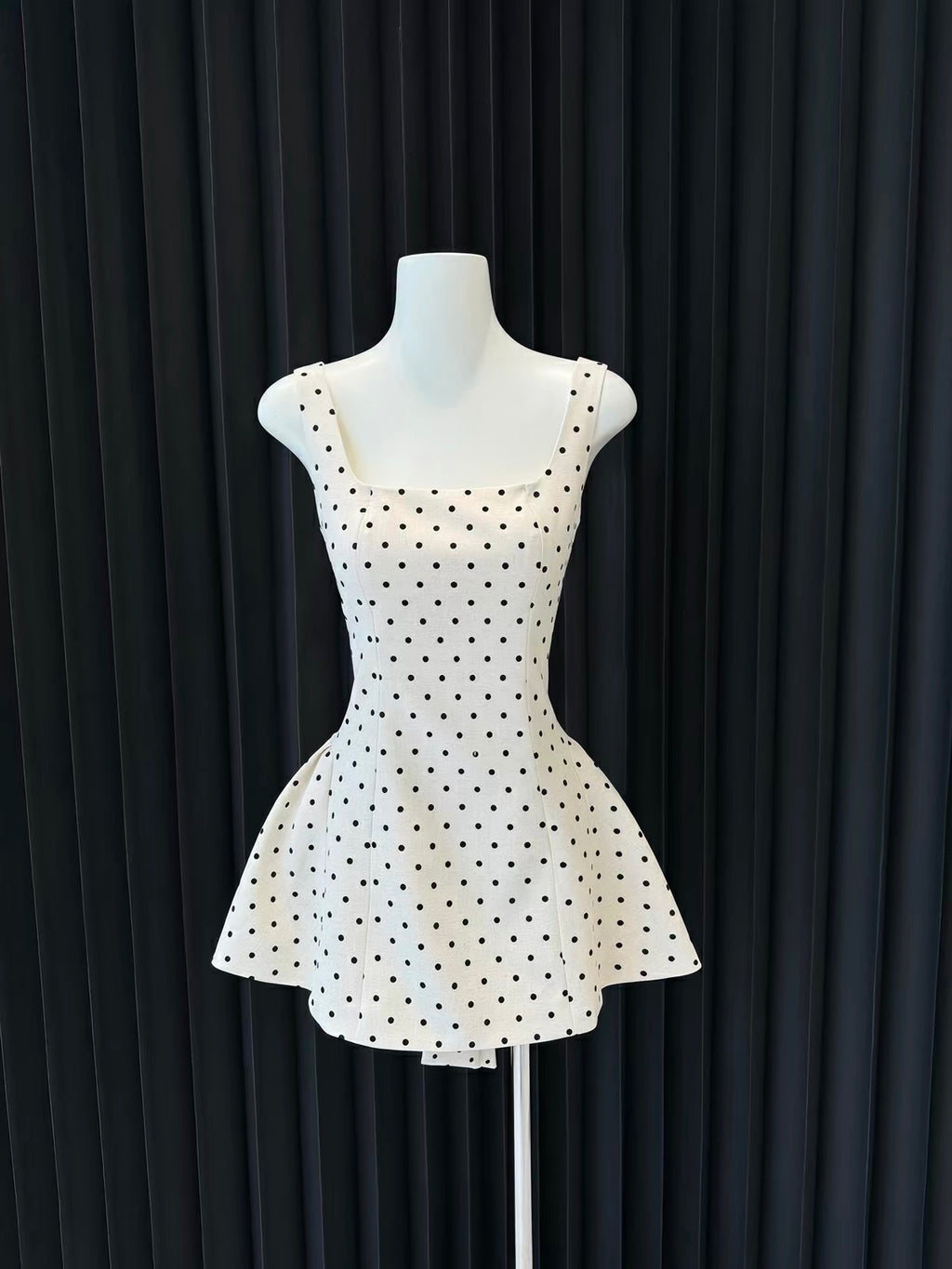 香缇贵女/Blossom Bow Back Mini Dress