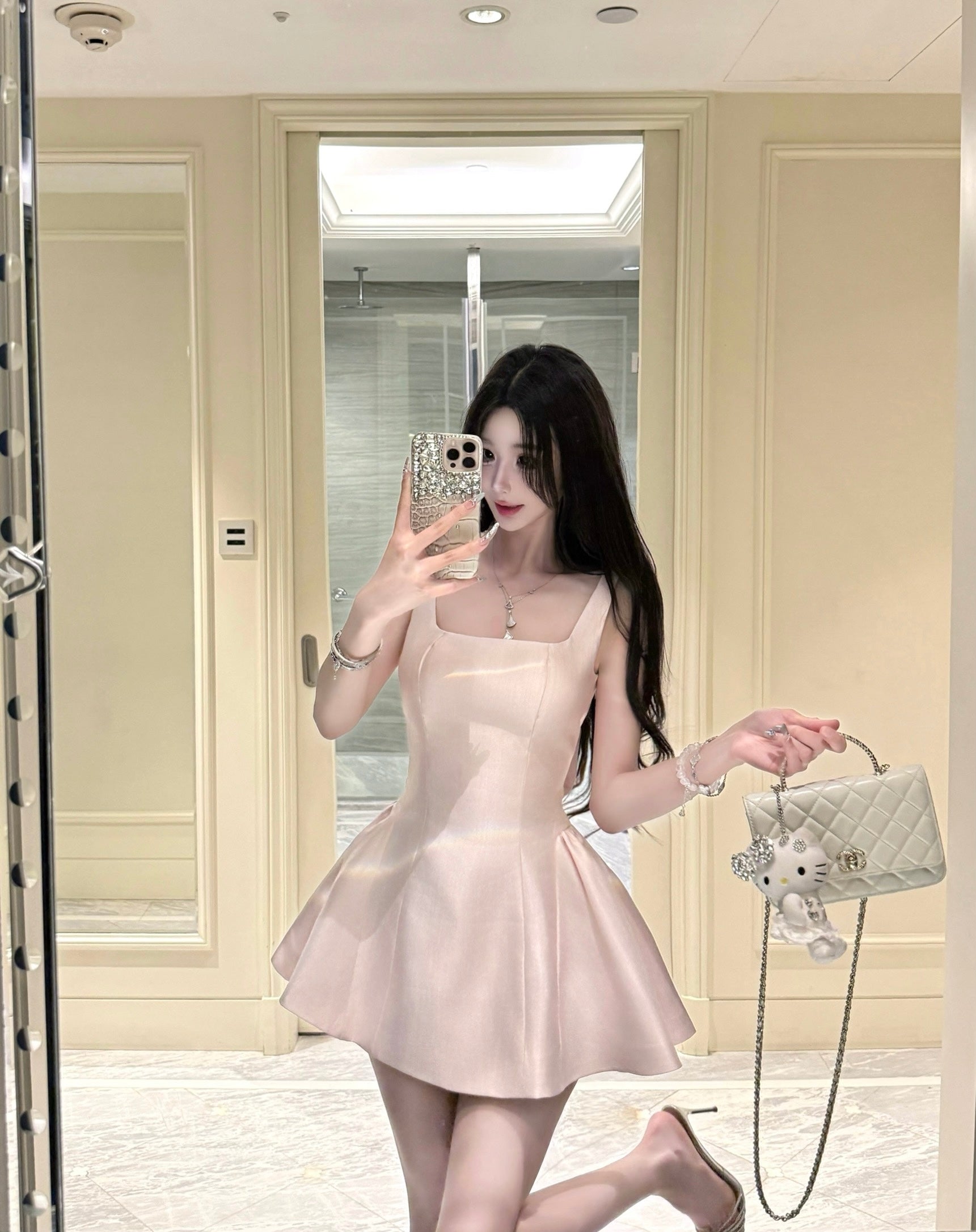 香缇贵女/Blossom Bow Back Mini Dress