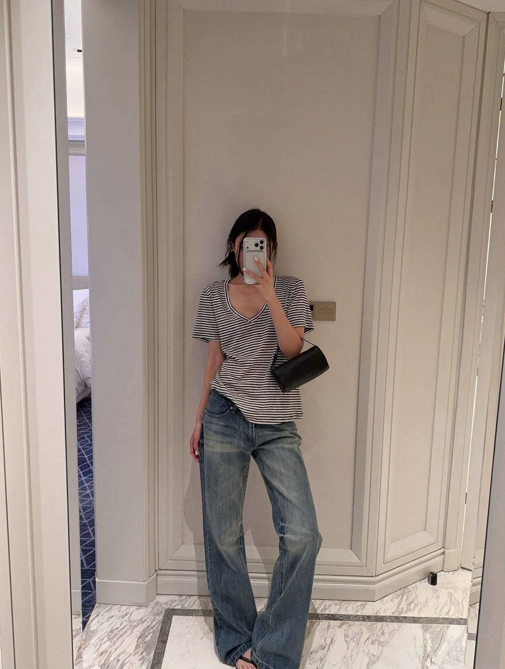 建模级/Low-rise Washed Straight Jeans