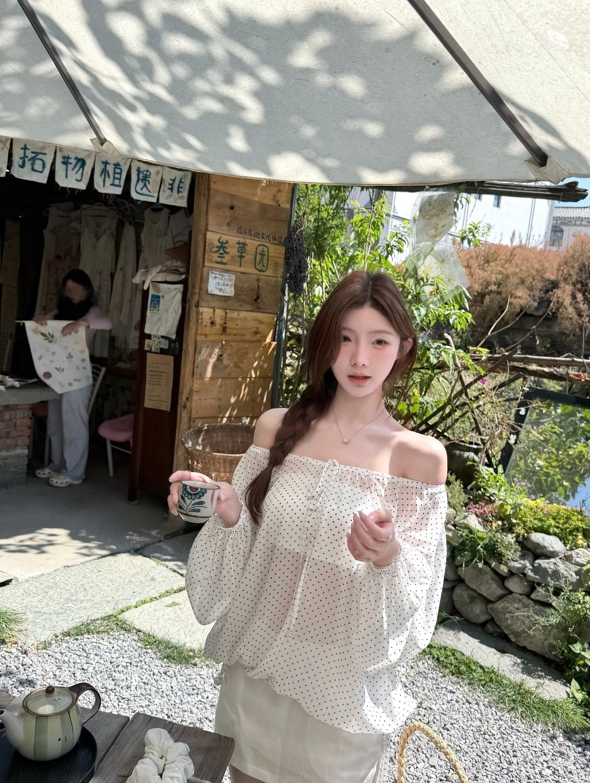 奥汀假日/French Polka Off-Shoulder Blouse