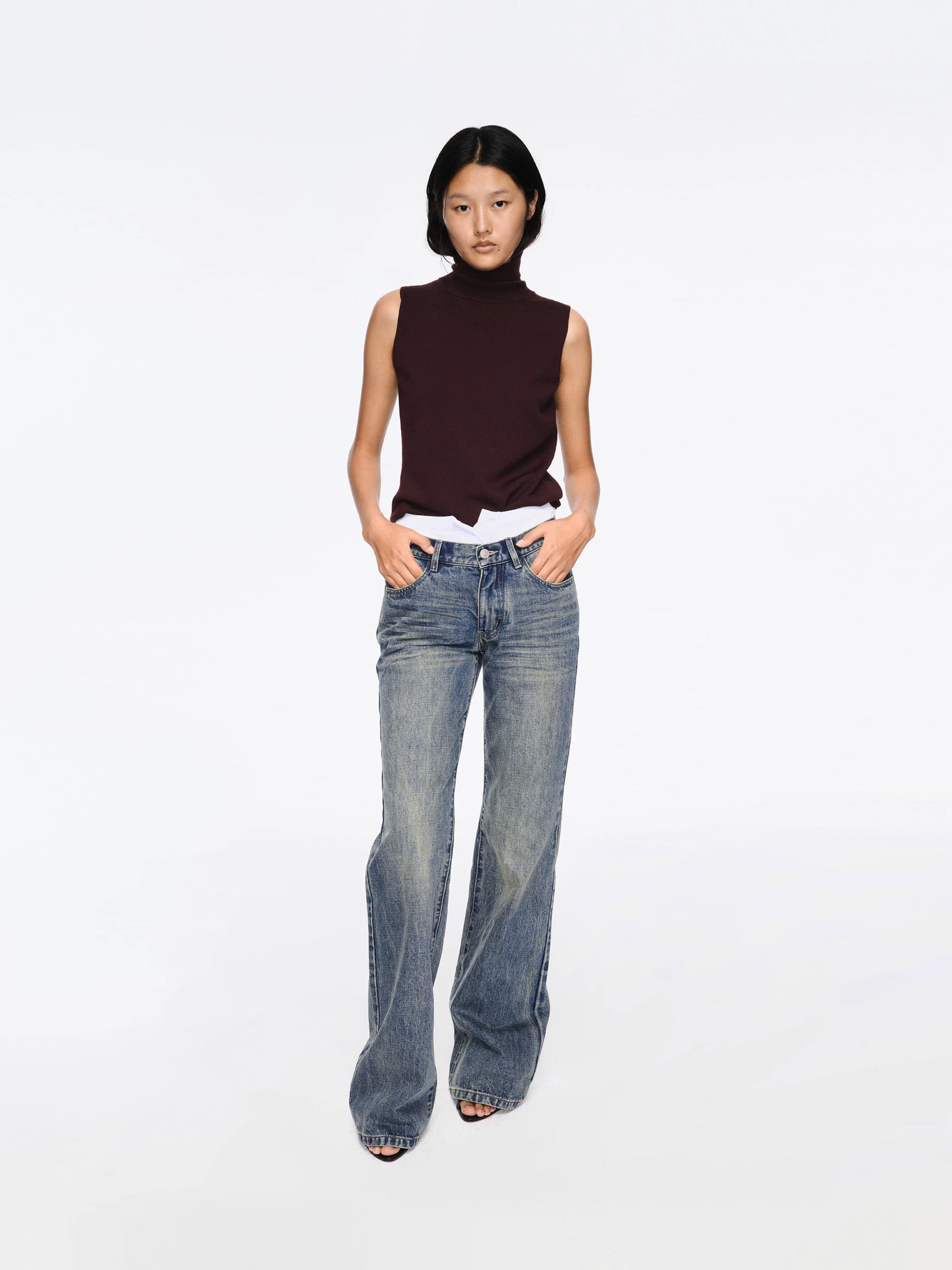 建模猫须/Vintage Wash Low Rise Straight Leg Jeans | Relaxed Everyday Denim