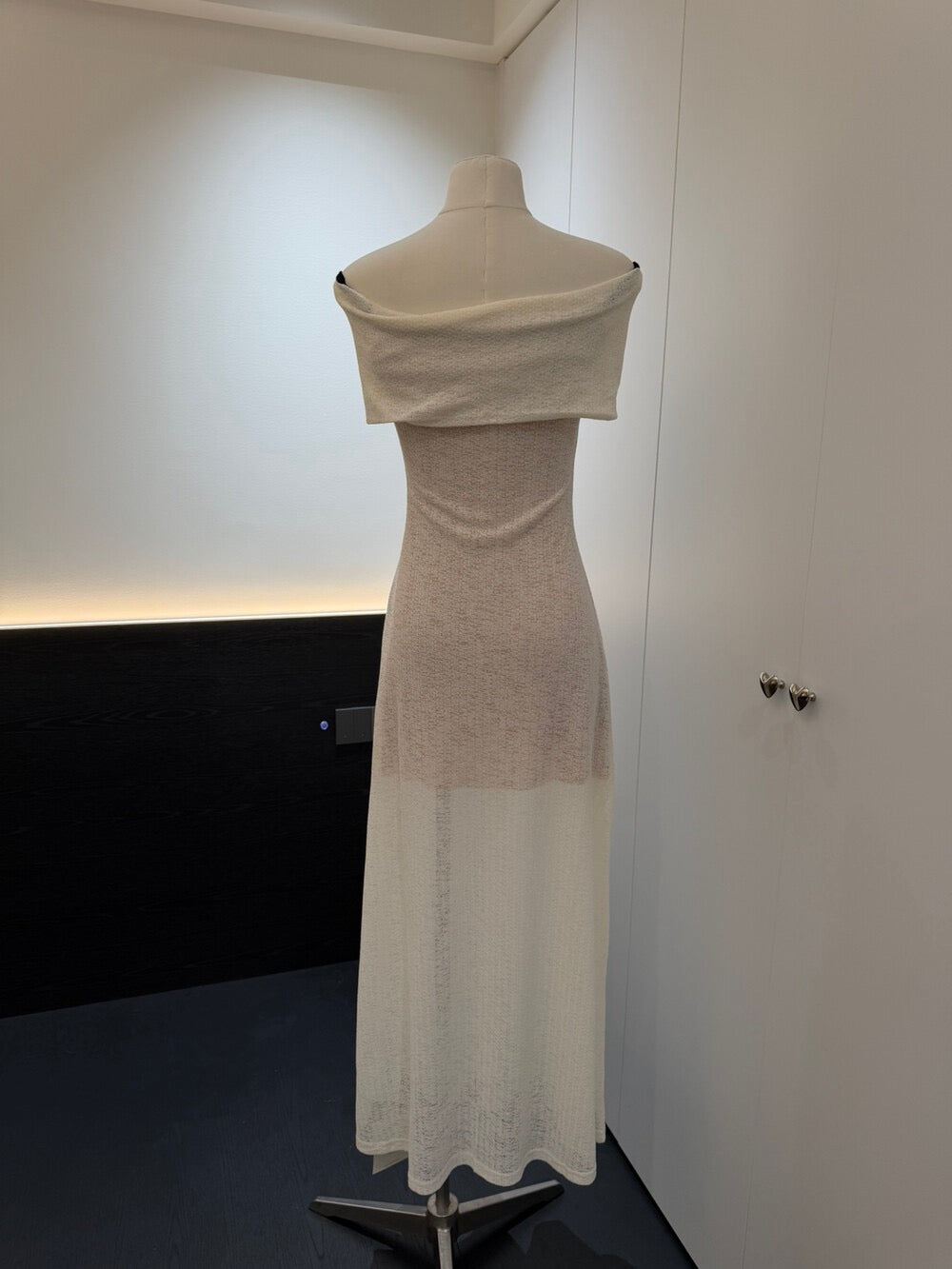 温莎之恋/Off-Shoulder Ribbon Maxi Dress