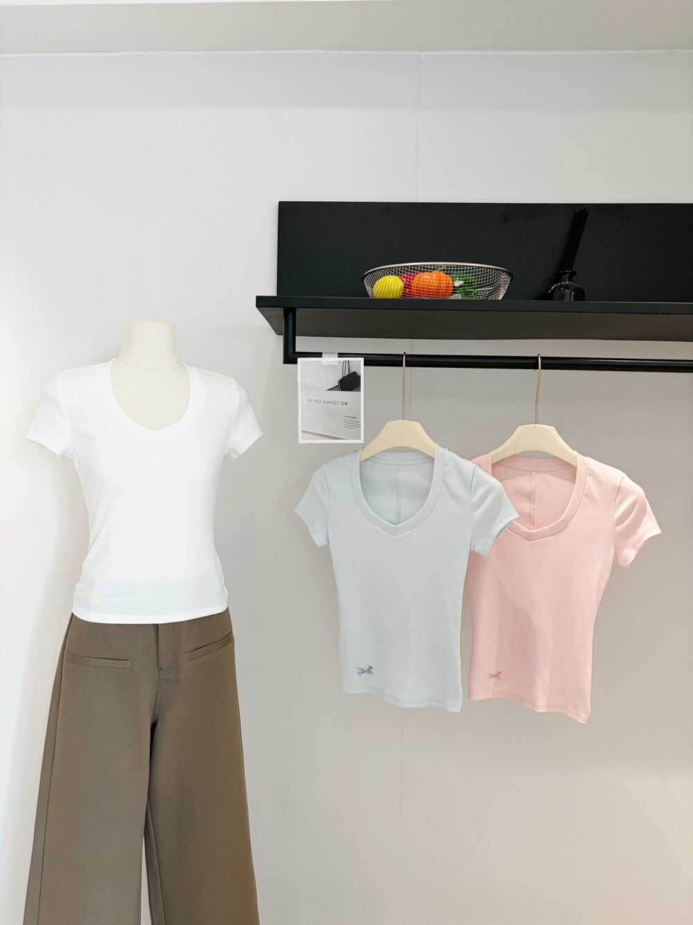 Twist-back Fitted Baby Tee